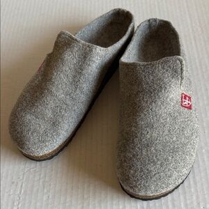Tchibo Gray Wool Clogs